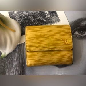 Louis Vuitton beautiful bicolor EPI wallet
